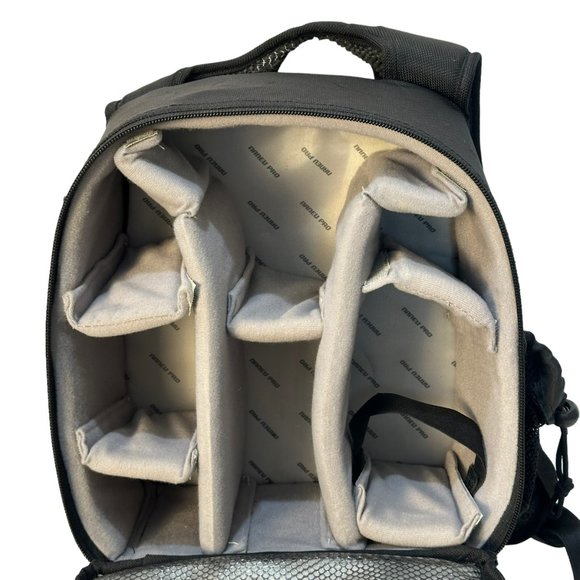 (10-229) Quantaray Pro Camera Backpack - Picture 5 of 16